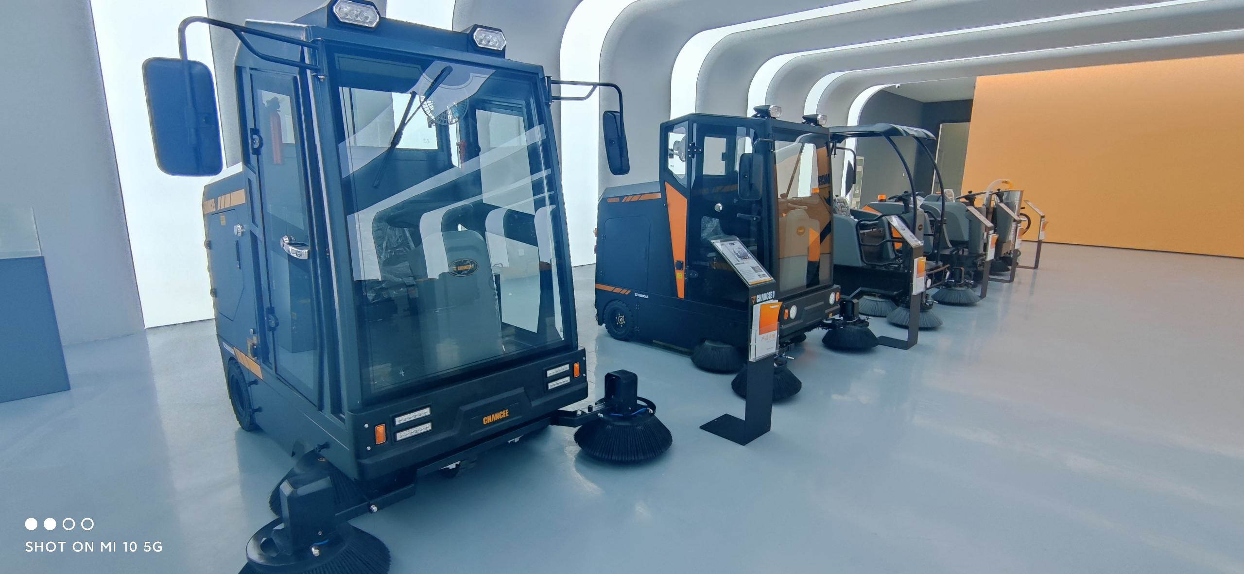 物業(yè)小區(qū)使用掃地機(jī)廠(chǎng)家的掃地機(jī)會(huì)是什么體驗(yàn)？