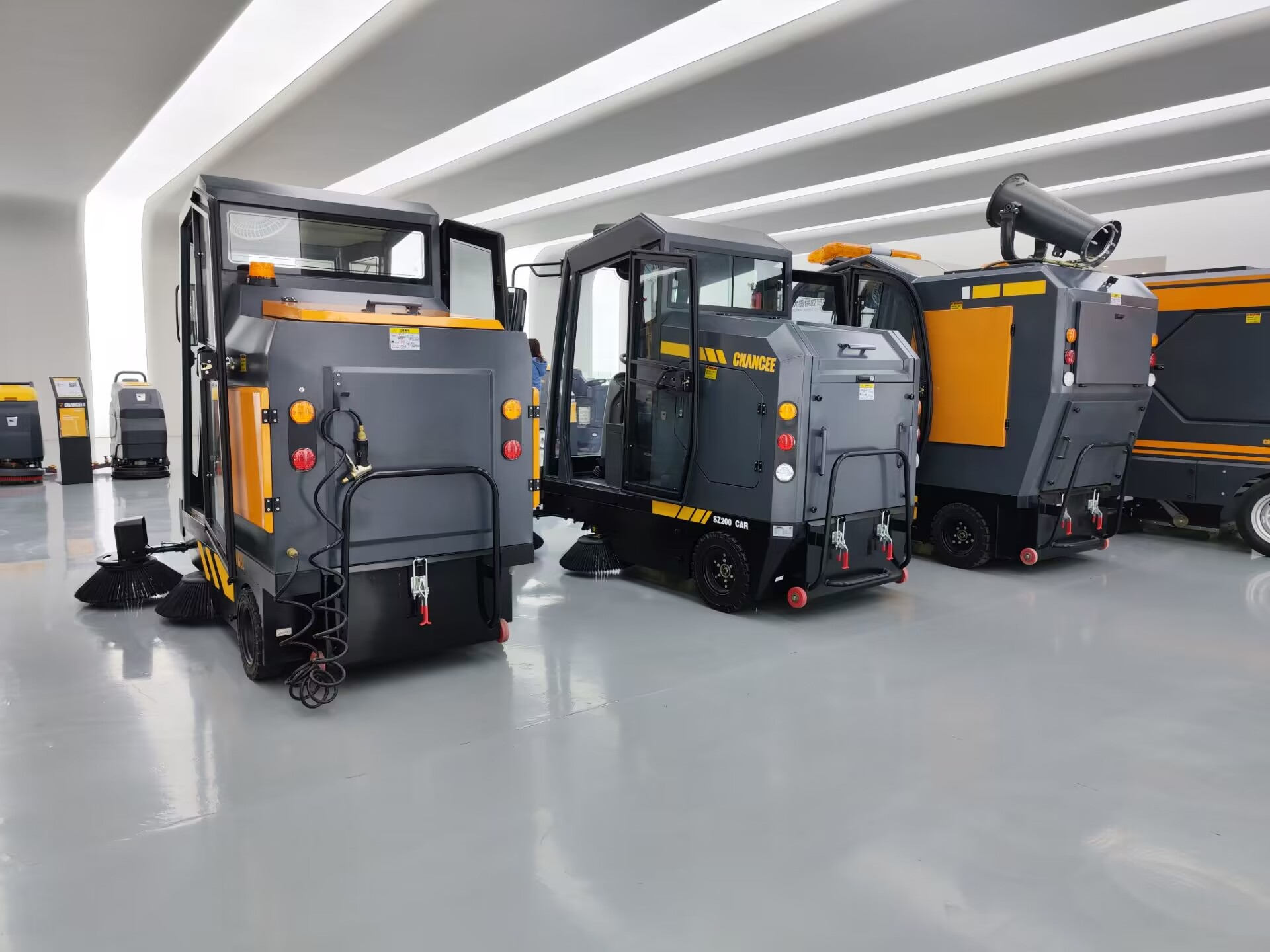 電動駕駛掃地機(jī)使用中電機(jī)出現(xiàn)異響怎么處理