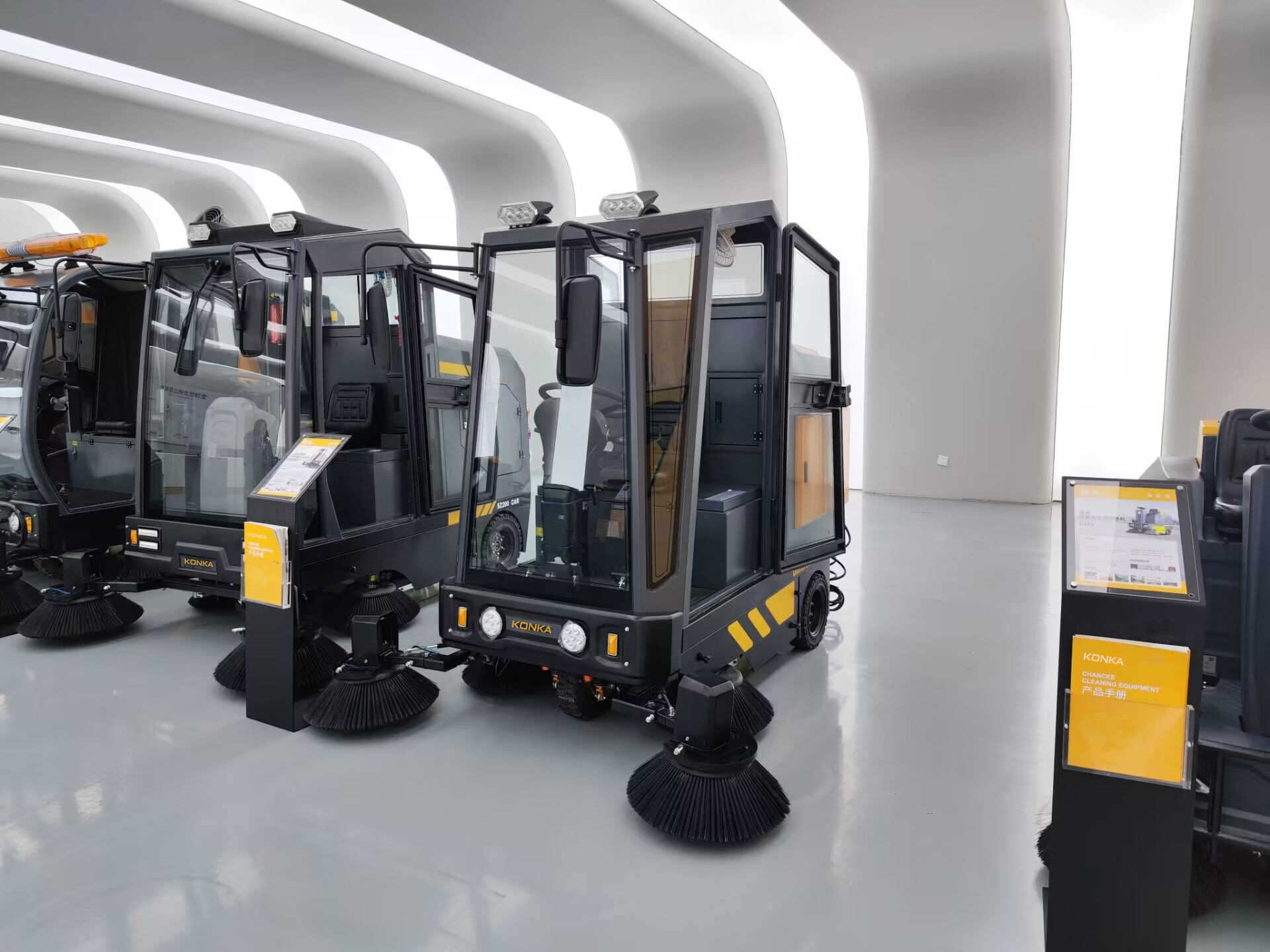 駕駛式掃地機(jī)怎么選性價比高的