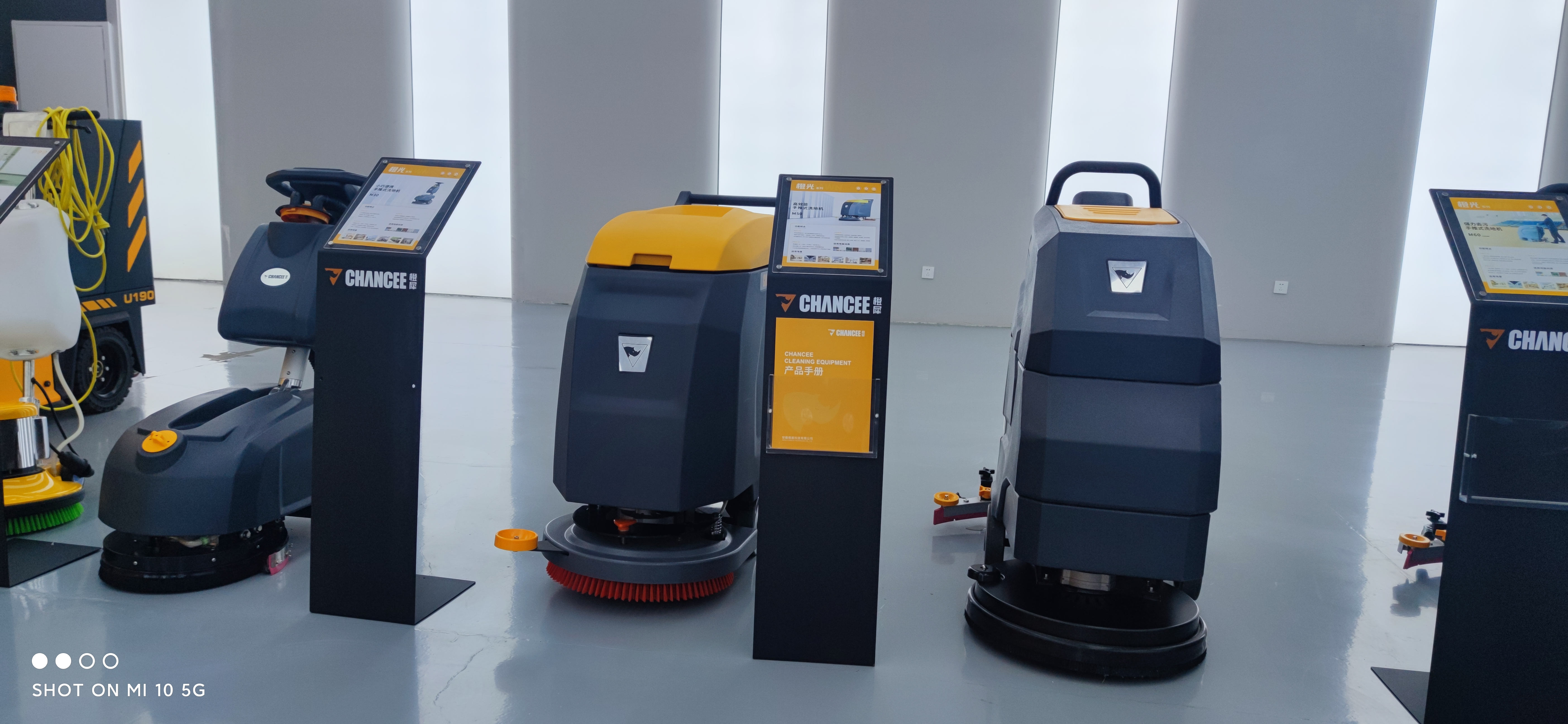 工業(yè)洗地機(jī)使用方法有哪幾點(diǎn)